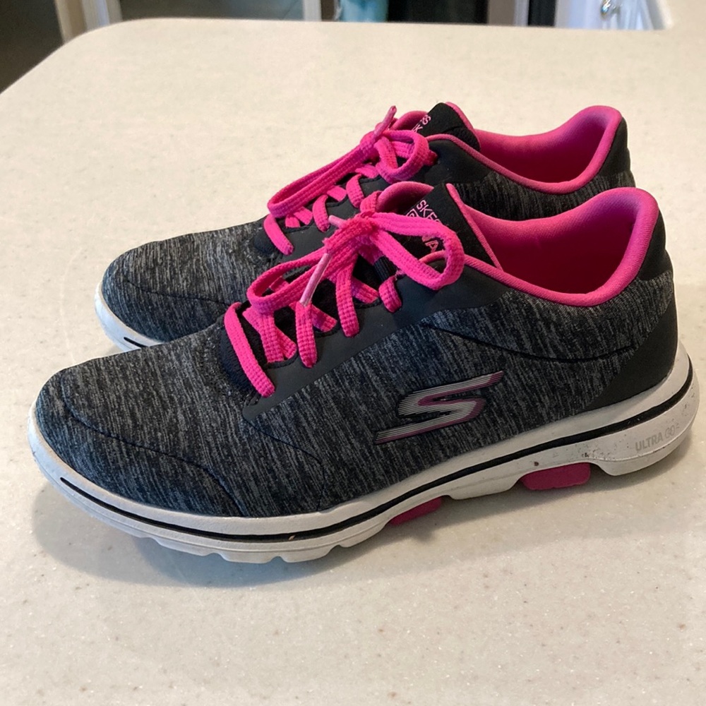 Like new! Sketchers woman’s sneakers